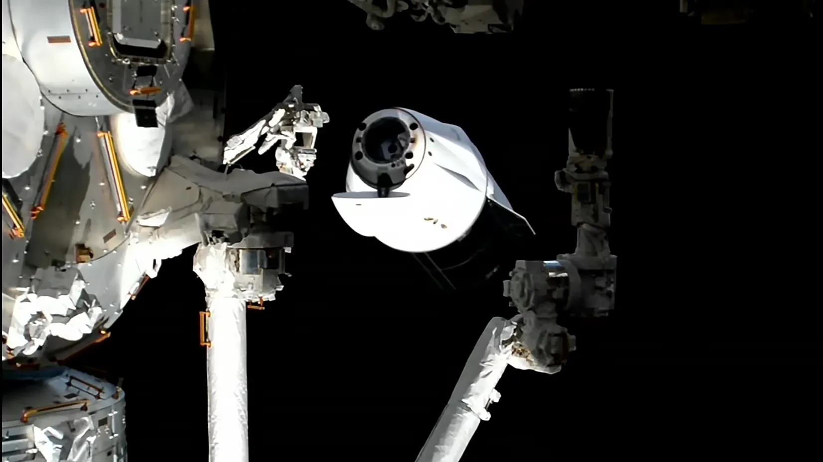 spacex-dragon-crs33-undock-022626