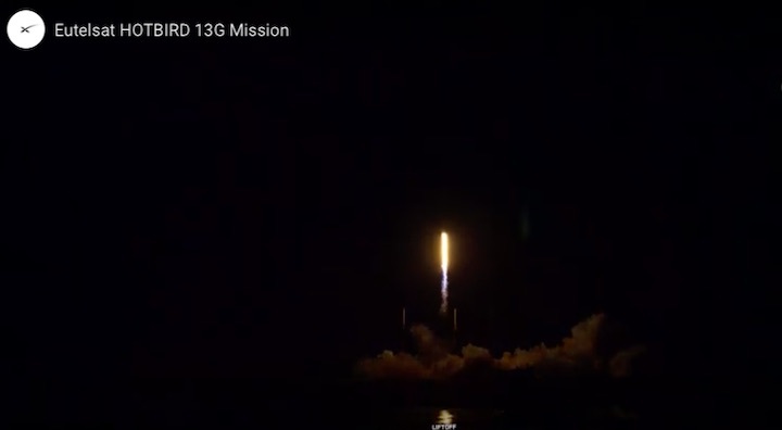 spacex-hot-bird-launch-aj