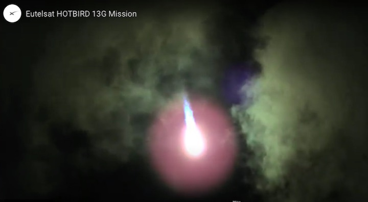 spacex-hot-bird-launch-ar