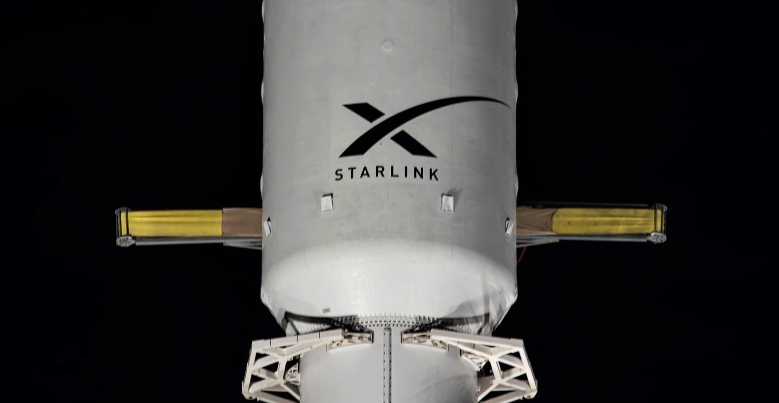 starlink-1-falcon-9-b1048-lc-40-vertical-111019-spacex-1-fairing-2-1