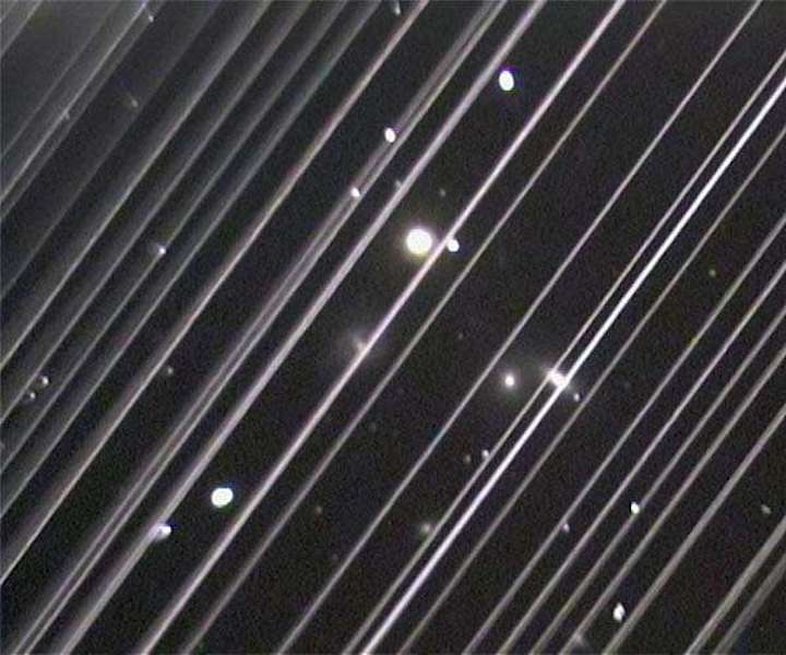 starlink-satellite-trails-night-sky-hg