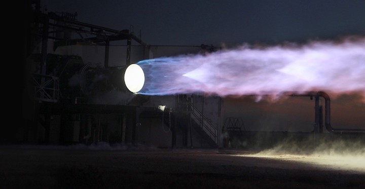 starship-2019-spacex-raptor-static-fire-1-crop