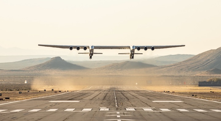 stratolaunch-takeoff