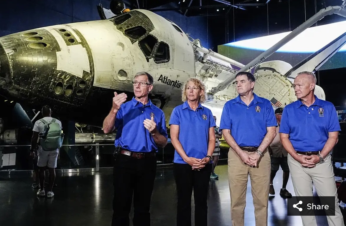 sts-135-1