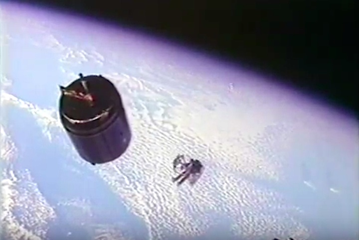 sts51a-mission-bn