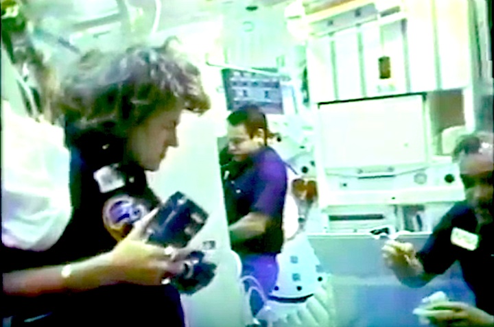 sts51g-mission-cd