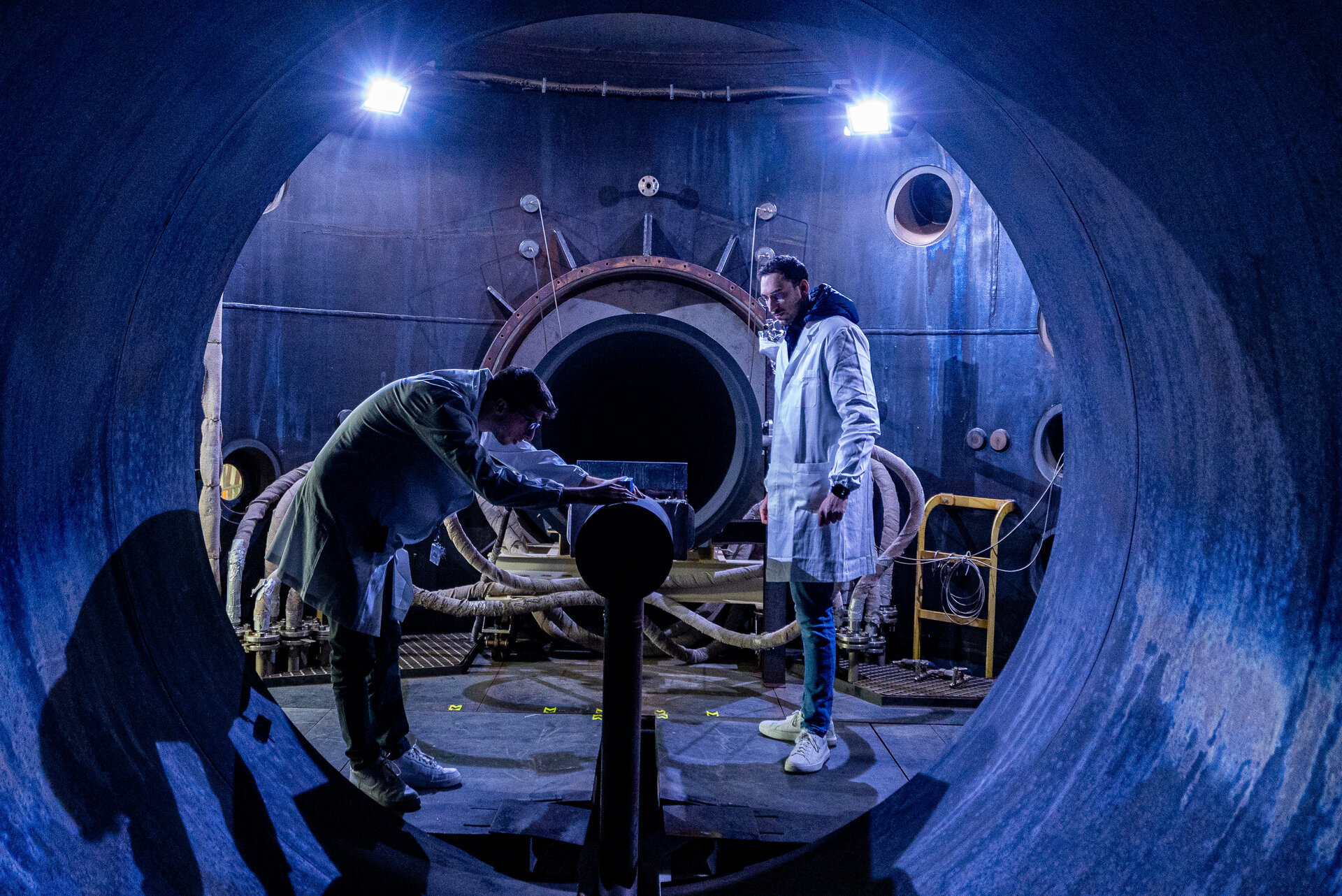 team-preparing-the-plasma-wind-tunnel-pillars