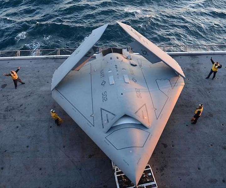 unmanned-carrier-launched-surveillance-and-strike-uclass-mq-25-stingray-hg