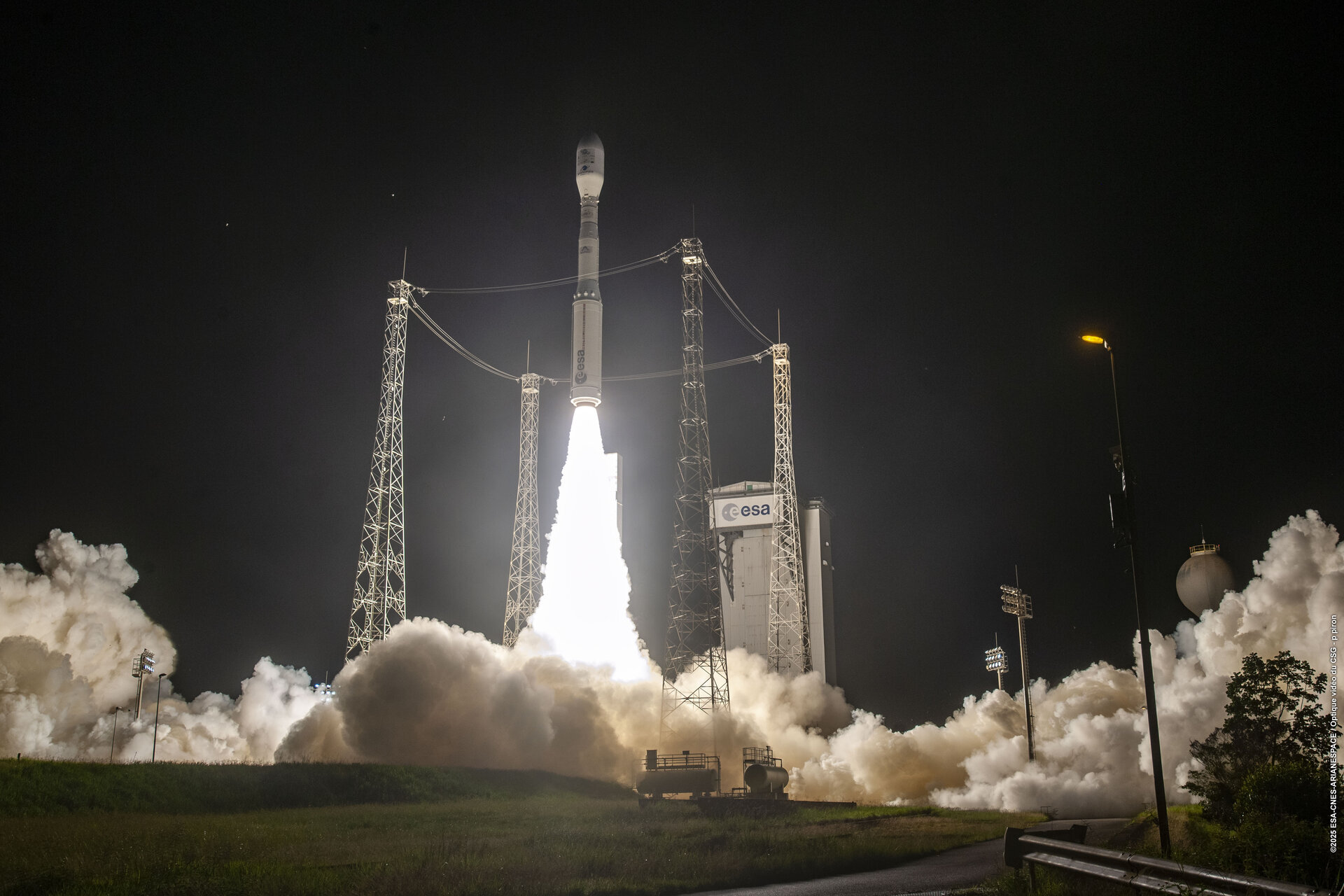 vega-c-vv27-pillars