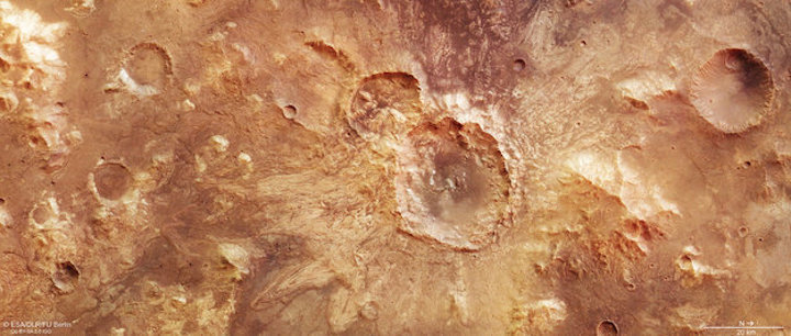 water-rich-impact-crater-on-ma