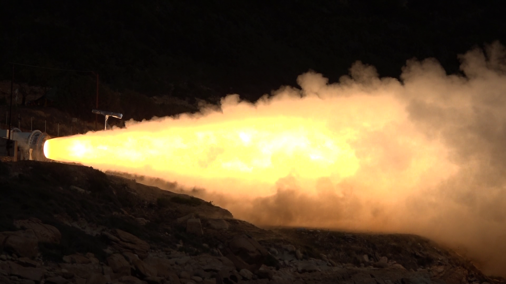 zefiro-40-hot-fire-test-pillars